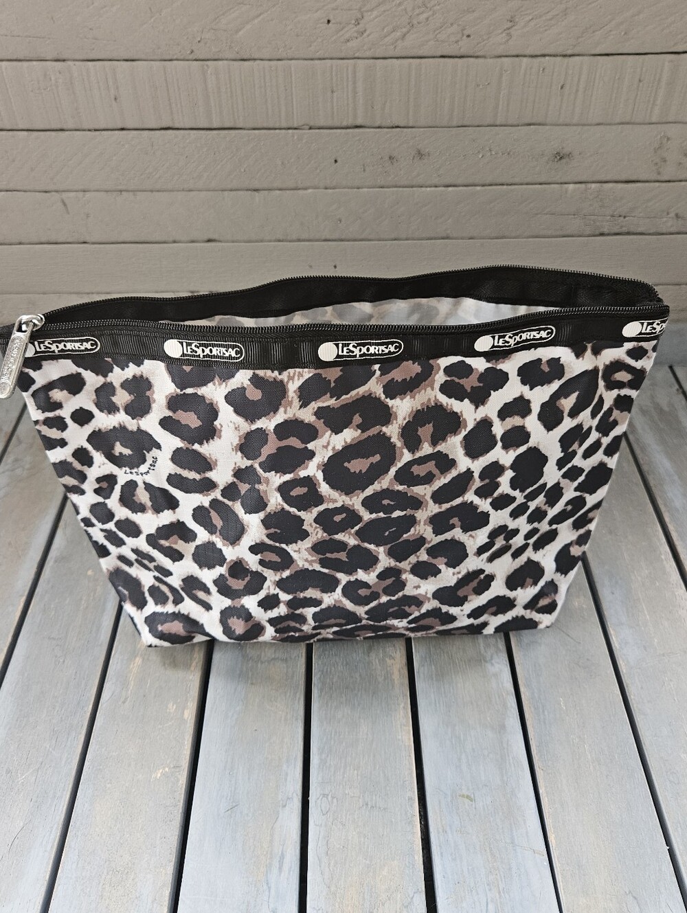 LESPORTSAC Makeup/Toiletry Bag Leopard Print